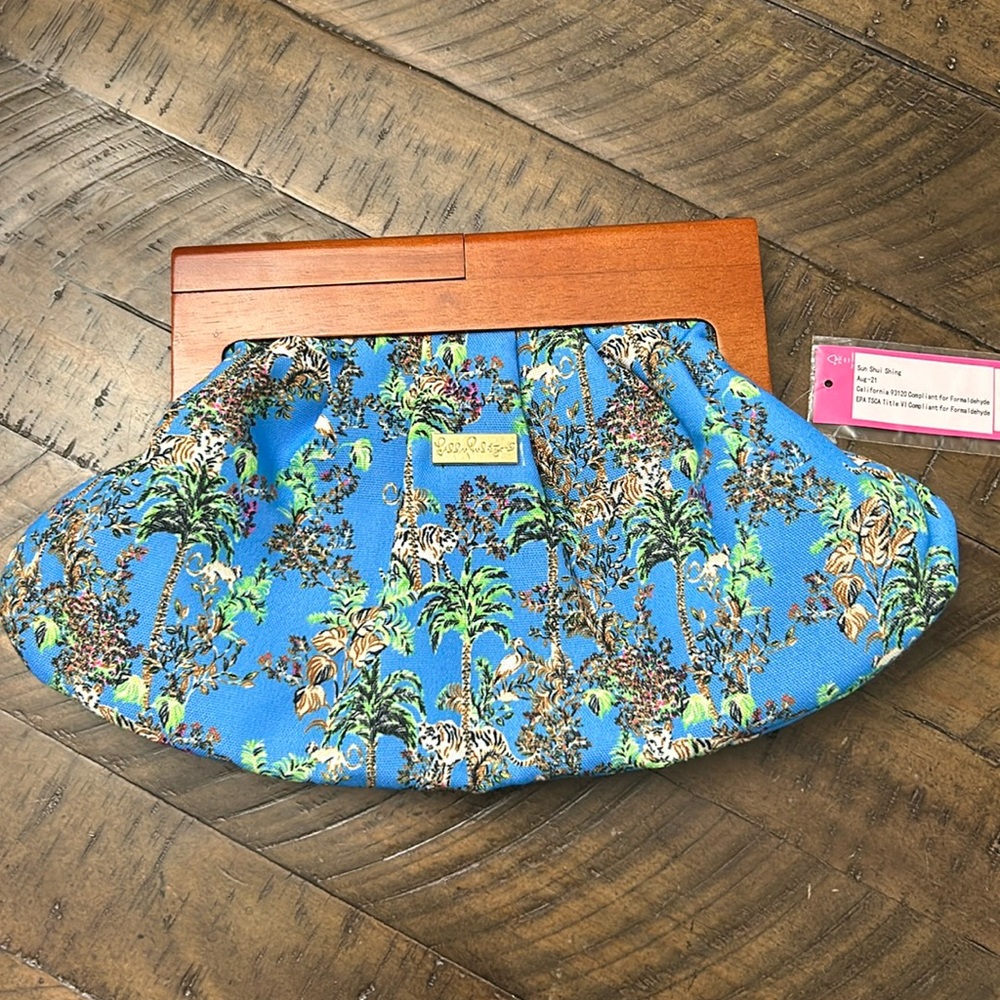 Lilly Pulitzer clutch GWP